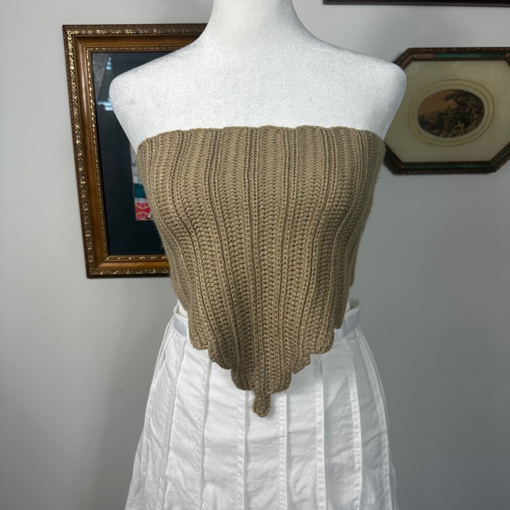 White Fox Tan‎ Knit Top - SIZE M Handkerchief Hem Scalloped Tie Back Festival